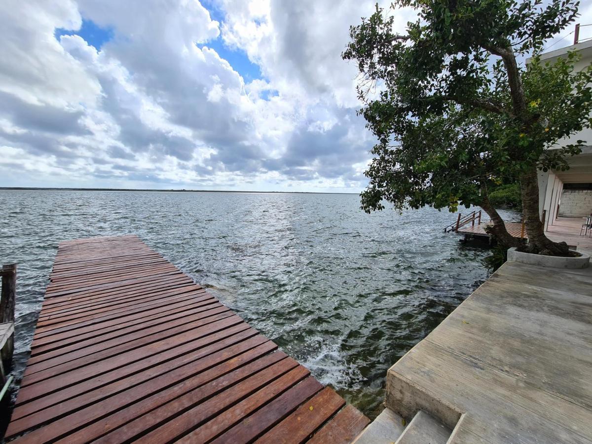 Hotel Vista Laguna Bacalar Exteriör bild